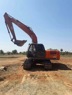 ขายรถแบ็คโฮ HITACHI ZX200-3 รถปี 2012 ใช้งาน 8,xxx ชั่วโมง