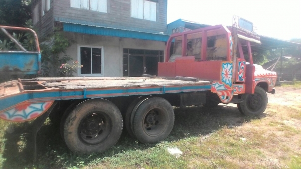 เทเลอร์หน้ายาว มีเล่มทะเบียน  ราคา 180000 บาท   สอบถามที วันทูคอล 098 668-3479 dtac 094 283-9369 สิทธิ์ค้บ