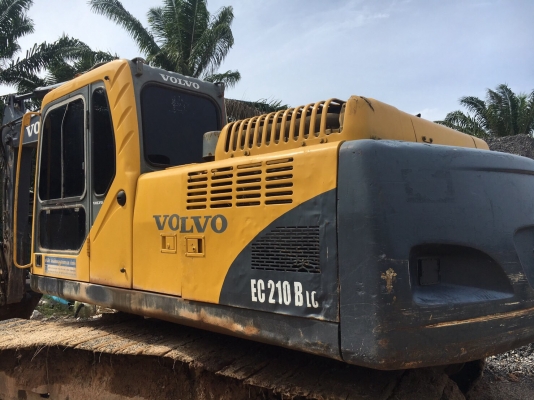 ขายแบคโฮ VOLVO EC210BLC แอร์ไฟฟ้าเอกสารพร้อม พร้อมใช้งาน สนใจโทร 081-970-1072