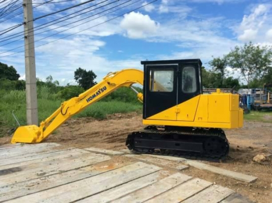 KOMATSU  PC 60-1 ใส่หัวเก๋งรุ่น 3 ราคา 300,000