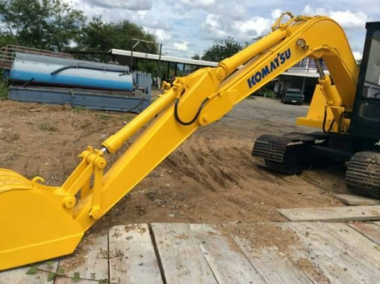 KOMATSU PC 60-1 ใส่หัวเก๋งรุ่น 3 ราคา 300,000 KOMATSU PC 60-1 ใส่หัวเก๋งรุ่น 3 ราคา 300,000