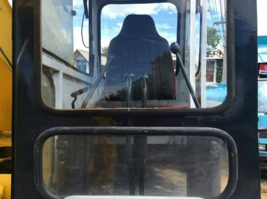 KOMATSU PC 60-1 ใส่หัวเก๋งรุ่น 3 ราคา 300,000 KOMATSU PC 60-1 ใส่หัวเก๋งรุ่น 3 ราคา 300,000