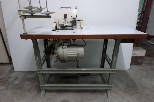 ลดพิเศษ-จักรโพ้ง 4 เส้น KAJIMA รุ่น KM-704F สภาพดี พร้อมใช้งาน ขายถูก