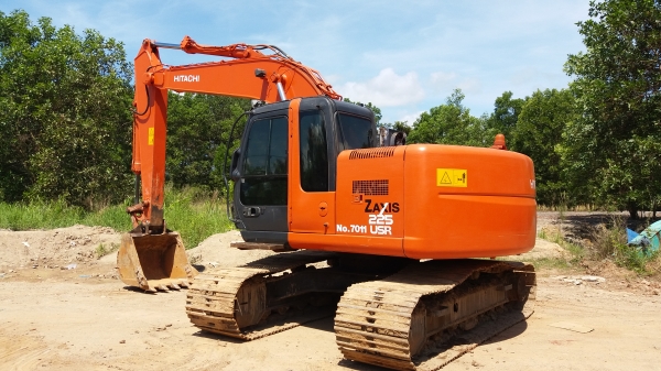 ขาย 1,490,000 HITACHI zx 225 USR ปี 2002 ทำงาน 9,000 ชม. เล่มทะเบียน สภาพเก่านอก รถสวยเหมือนใหม่ รถอยู่ จันทบุรี 090-772-3710 090-772-3708