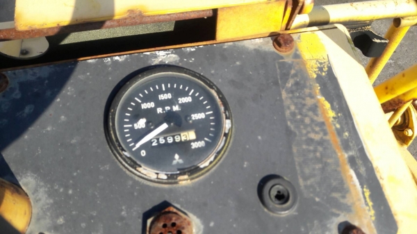 ขายรถบด หน้าเหล็ก หลังยาง  ยี่ห้อ   KIMITSU  รุ่น BW 121 AC  เก่านอก ยังไม่เคยใช้งานในไทย ขายราคา 285,000 บาท สนใจ ติดต่อ 089-2619445