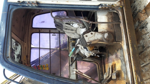 รถขุดโกเบโก้ 200 -/// ไฟตัดเครื่อง 6d 14 แรงๆเร็วๆไม่โหลดไม่หลวมช่วงล่างดีเอวแน่นแอร์เย็น มีตำหนิบูมอาร์มนิดหน่อย ราคา 385 000 ต่อรองหน้างานได้ครับ โทร 087 5511 464 dtac 063 635 9242 ais