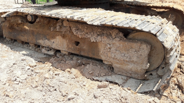 รถขุดโกเบโก้ 200 -/// ไฟตัดเครื่อง 6d 14 แรงๆเร็วๆไม่โหลดไม่หลวมช่วงล่างดีเอวแน่นแอร์เย็น มีตำหนิบูมอาร์มนิดหน่อย ราคา 385 000 ต่อรองหน้างานได้ครับ โทร 087 5511 464 dtac 063 635 9242 ais