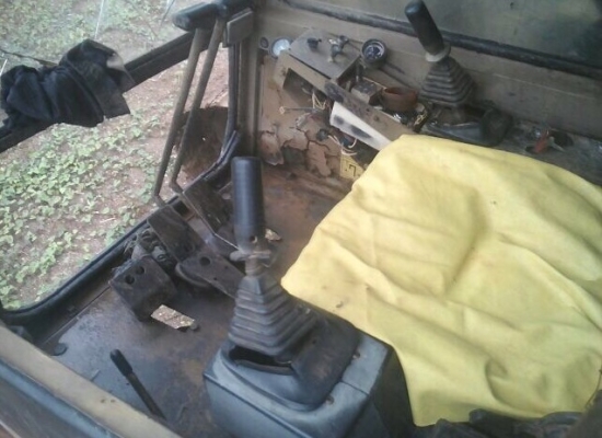 ขาย!! >>> CAT EL200B 395,000บาท <<< เบอร์ติดต่อ 098-7155789