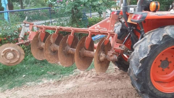 ขายรถไถ KUBOTA L3608 ปี54 อุปกรณ์ ดันหน้า ผานหลัง ใช้งาน900ชั่วโมง ราคา270,000 สนใจโทร 090-8588220 093-3258446 www.narong2truck.com www.truck.in.th/498 https://www.facebook.com/narong2truck/ ID: narong498 ID: 09332584461 เพจ Facebook ณรงค์ ซื้อขายรถมือสอ ขายรถไถ KUBOTA L3608 ปี54 อุปกรณ์ ดันหน้า ผานหลัง ใช้งาน900ชั่วโมง ราคา270,000 สนใจโทร 090-8588220 093-3258446 www.narong2truck.com www.truck.in.th/498 https://www.facebook.com/narong2truck/ ID: narong498 ID: 09332584461 เพจ Facebook ณรงค์ ซื้อขายรถมือสอ