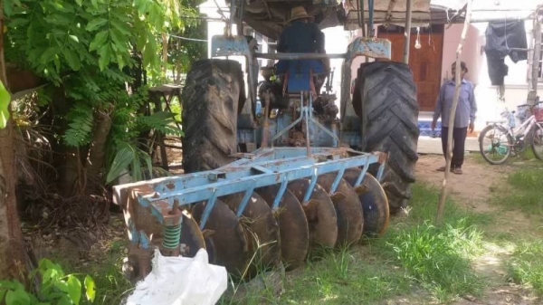 ขาย 235,000 FORD 6600 (แถมใบมีด -หาง 7 ) เครื่อง T3 เกียรดี หางดี ยก ไม่ตก ยางสวย เอกเล่มทะเบียน รถอยู่ จ.ศรีสะเกษ โทร&ไอดีไลน์ 0610710295 ขาย 235,000 FORD 6600 (แถมใบมีด -หาง 7 ) เครื่อง T3 เกียรดี หางดี ยก ไม่ตก ยางสวย เอกเล่มทะเบียน รถอยู่ จ.ศรีสะเกษ โทร&ไอดีไลน์ 0610710295