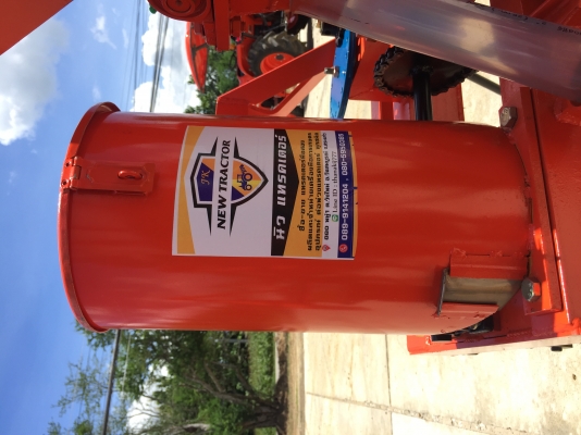 เครื่องหยอดข้าวโพด ถั่ว อื่นๆ  คานหน้าขนาดใหญ่ 4 นิ้ว แข็งแรง ทนทาน รับประกัน 1 ปี ฟรี !!! สลักผาน 1 ชุด  ราคา ถังปุ๋ยเหล็ก   29000 บาท          ถังสแตนเลส 33000 บาท  โทร 0899141204