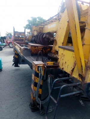 ขายชุดเครนมีสว่านเจาะ...เครน4ตันติดสว่านเจาะเข็ม เสา หรืออื่นๆ ...ประมูลมา