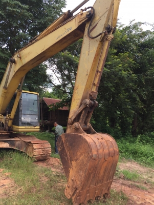 ขาย PC200-6 KOMATSU ราคา 690,000 ทะเบียนพร้อมโอน ไฟฟ้าครบ แอร์หนาว ลงเครื่อง200-7 สนใจติดต่อ0895770265 ช้าอดน่ะครับรีบโทรเลย