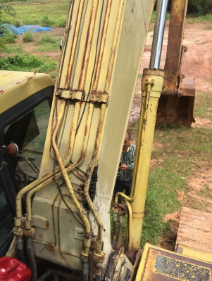 ขาย PC200-6 KOMATSU ราคา 690,000 ทะเบียนพร้อมโอน ไฟฟ้าครบ แอร์หนาว ลงเครื่อง200-7 สนใจติดต่อ0895770265 ช้าอดน่ะครับรีบโทรเลย