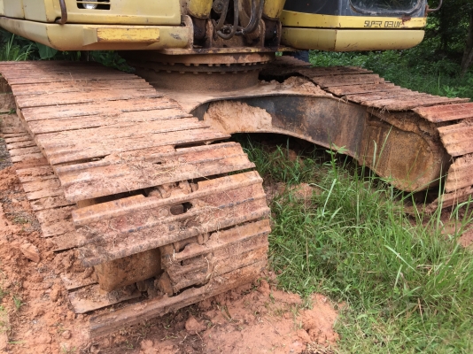 ขาย PC200-6 KOMATSU ราคา 690,000 ทะเบียนพร้อมโอน ไฟฟ้าครบ แอร์หนาว ลงเครื่อง200-7 สนใจติดต่อ0895770265 ช้าอดน่ะครับรีบโทรเลย