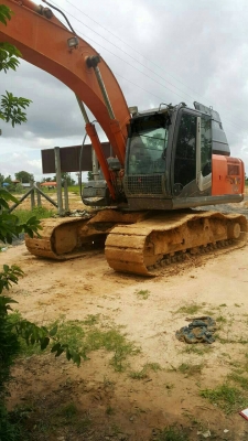 รถขุด hitachi zx 200 รุ่น 3 เดิมดีสีสวยไมค์แปดพันกว่าเอกเล่มทะเบียน.ขาย 1390 000 บาทสนใจโทร 087 514 ดีแทค 4 6 3 6 3 5 9 242 ais นิธิศครับ