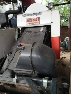 ขายรถเกียวข้าว KUBOTA DC70 พร้อมเทนเลอร์ รถใช้เกี่ยวแต่นาปีทำงานน้อยๆ ราคาต่อลองได้โทรเลยครับ