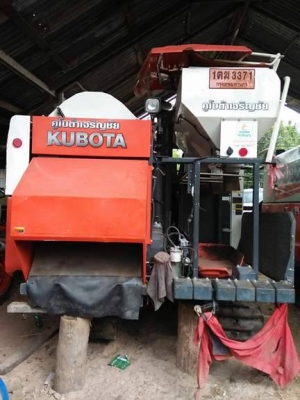 ขายรถเกียวข้าว KUBOTA DC70 พร้อมเทนเลอร์ รถใช้เกี่ยวแต่นาปีทำงานน้อยๆ ราคาต่อลองได้โทรเลยครับ