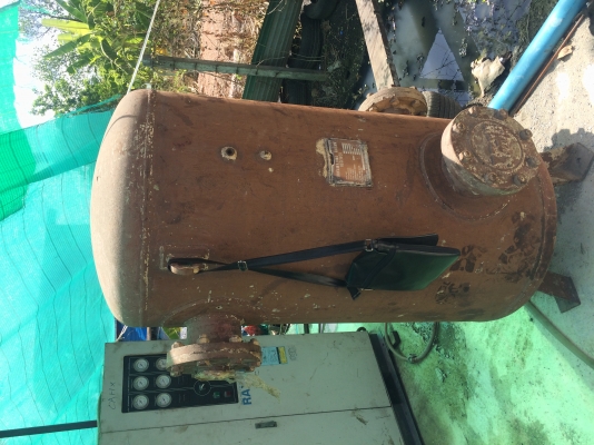 ขายปั๊มลมสกรู100แรงปี1997พร้อมแอร์ไดเออร์พร้อมถังลมราคากันเองครับ