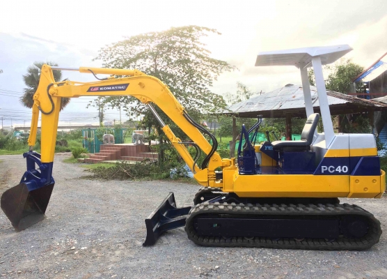 ขายรถแม็กโคร KOMATSU นำเข้าจากญี่ปุ่น สนใจติดต่อ 086-775-7900 086-324-1992