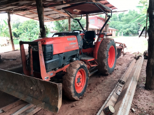 ขาย 195,000 บาท  KUBOTA L4508 DI SPECIAL ปี 54 ทำงาน 2,861 ชม. เครื่องดี เกียร์ดี (ใบมีด -หาง 3 ) เอกสารเล่มทะเบียน   รถอยู่ จ.นครพนม โทร&amp;ไอดีไลน์ 0610710295