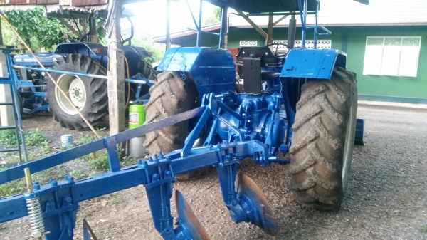 ขายรถไถFORD 6600 เครื่อง78 แรงม้าสถาพพร้อมใช้งาน