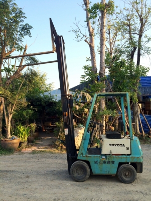 ขายรถโฟคลิฟท์ Toyota รุ่น 2FGL7 เดิมๆญี่ปุ่นแท้ๆ ติดต่อ 086-324-1992 086-775-7900