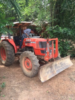Kubota m 5000อุปกรณ์ดันหน้า ผาน6. เอกสารเล่มทะเบียน. รถพร้อมใช้