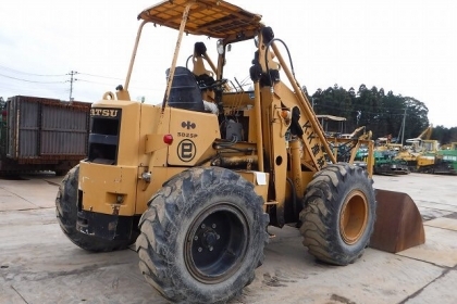 ขายรถตัก KOMATSU SD25P-1 เครื่อง อีซุซู 6BD1 สมบูรณ์พร้อมใช้ครับ FROM JAPAN ติดต่อ 063-9316985 ID LINE : 0639316985 ครับ