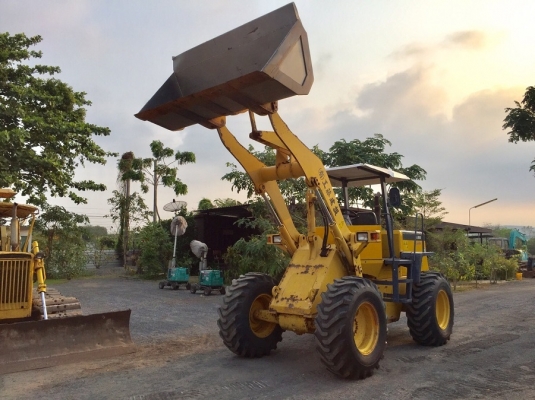 ขายรถตัก KOMATSU WA100-3 สมบูรณ์พร้อมใช้ครับ FROM JAPAN ติดต่อ 063-9316985 ID LINE : 0639316985 ครับ