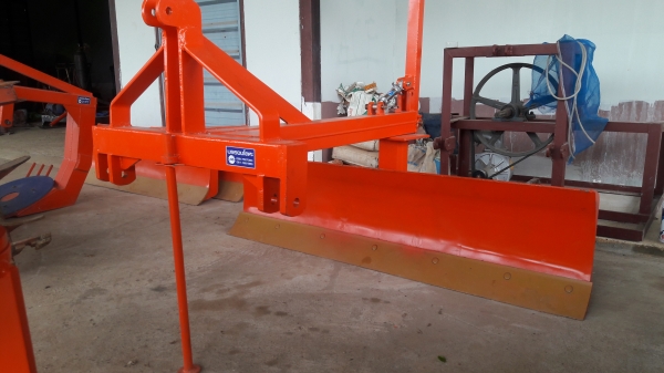 ขายใบมีดติดหลังรถไถ