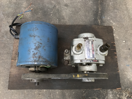 ขายปั้มดูดน้ำมัน Lacy-Hulbert พร้อมมอเตอร์ 1/3HP. 220V ไฟบ้าน made in England ทั้งชุด สภาพสวย หมุนนิ่มใช้งานสะดวก