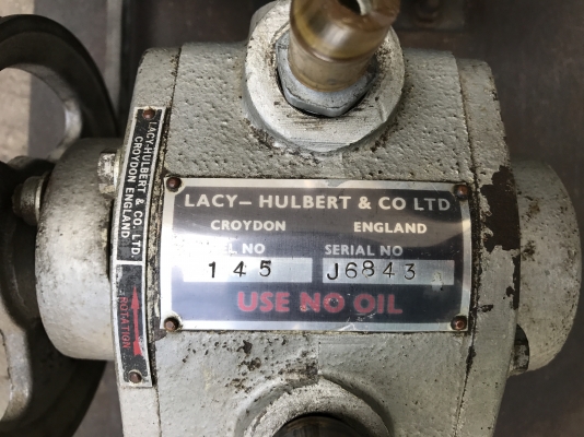 ขายปั้มดูดน้ำมัน Lacy-Hulbert พร้อมมอเตอร์ 1/3HP. 220V ไฟบ้าน made in England ทั้งชุด สภาพสวย หมุนนิ่มใช้งานสะดวก