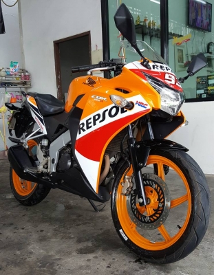 ขออนุญาตขาย HONDA CBR150 Limited "GP Edition" Champion Special Edition วิ่งน้อย 5,XXX KM ฟรีค่าโอน