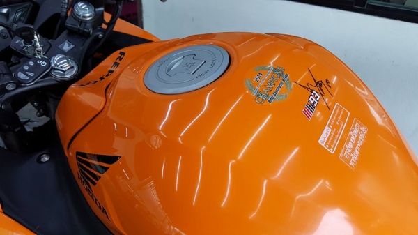 ขออนุญาตขาย HONDA CBR150 Limited "GP Edition" Champion Special Edition วิ่งน้อย 5,XXX KM ฟรีค่าโอน