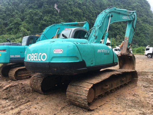 รถแบ็คโฮ KOBELCO SK200 Mark 5 Super พร้อมไลน์หัวกระแทก สภาพสวยมาก ๆ รถแบ็คโฮ KOBELCO SK200 Mark 5 Super พร้อมไลน์หัวกระแทก สภาพสวยมาก ๆ