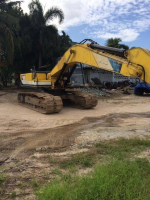 รถแบ็คโฮ KOBELCO SK200 Mark 3 สภาพดี พร้อมใช้งาน รถอยู่จังหวัดชลบุรี