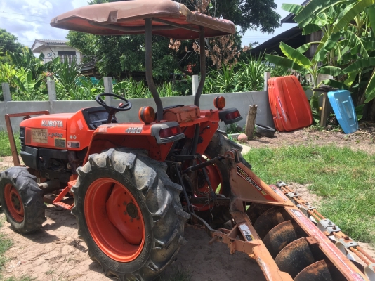 รถไถนานั่งขับ kubota.3408 แรงพร้อมเล่มปละอุปกร์หน้าหลัง สวยๆพร้อมใช้ รถไถนานั่งขับ kubota.3408 แรงพร้อมเล่มปละอุปกร์หน้าหลัง สวยๆพร้อมใช้