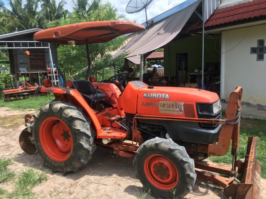 รถไถนานั่งขับ kubota.3408 แรงพร้อมเล่มปละอุปกร์หน้าหลัง สวยๆพร้อมใช้