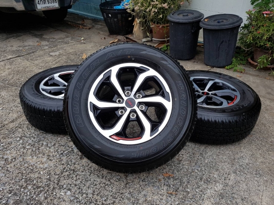 ล้อ TRD REVO ขอบ 17. พร้อมยางป้ายแดงปี17