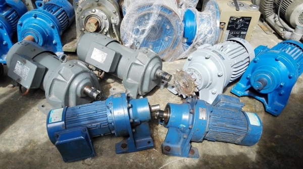 ** เหมาแล้วครับ!! ** มอเตอร์เกียร์ญี่ปุ่น เข้าใหม่ 3 คู่ ไฟ 380V พร้อมใช้ ( ตัวละ 3,800-4,500-8,500฿ )