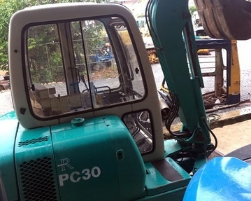 ขาย รถขุด KOMATSU PC30-7Eคอนโทรลสั้น ปั๊มนิ้ว เหมาะกับงานก่อสร้าง ระบบไว เครื่องดี ปั๊มไฮดรอลิคเร็ว โทร.098-2564422   Line: @ktbmotor