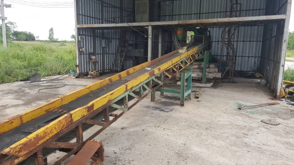 ขาย เครื่องสับไม้แบบปอกเปลือกก่อนสับครบชุด ใช้งานได้ดีทุกระบบ ราคาต่อรองได้ครับ