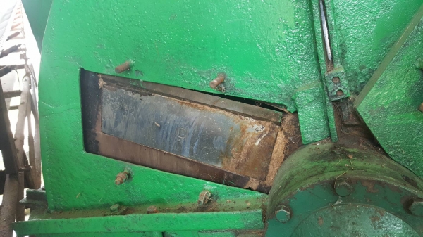 ขาย เครื่องสับไม้แบบปอกเปลือกก่อนสับครบชุด ใช้งานได้ดีทุกระบบ ราคาต่อรองได้ครับ