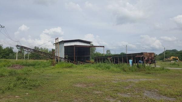 ขาย เครื่องสับไม้แบบปอกเปลือกก่อนสับครบชุด ใช้งานได้ดีทุกระบบ ราคาต่อรองได้ครับ