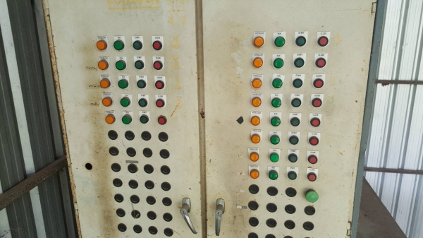 ขาย เครื่องสับไม้แบบปอกเปลือกก่อนสับครบชุด ใช้งานได้ดีทุกระบบ ราคาต่อรองได้ครับ