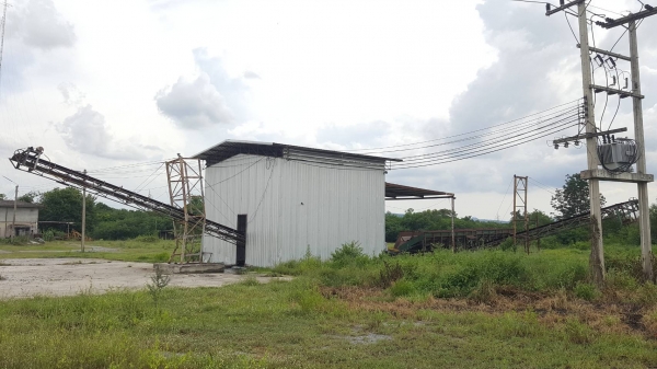 ขาย เครื่องสับไม้แบบปอกเปลือกก่อนสับครบชุด ใช้งานได้ดีทุกระบบ ราคาต่อรองได้ครับ