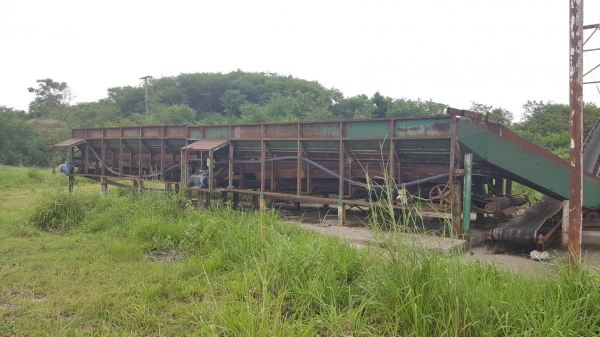 ขาย เครื่องสับไม้แบบปอกเปลือกก่อนสับครบชุด ใช้งานได้ดีทุกระบบ ราคาต่อรองได้ครับ