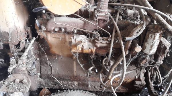 ขายตามสภาพ หรือไว้เป็นอะไหล่ แทรคเตอร์ CAT D5D เครื่อง 44V เกียร์ตัด ใบมีดสไลด์ ช่างรื้อไว้แล้วไม่มาซ่อมต่อ อุปกรณ์ครบ