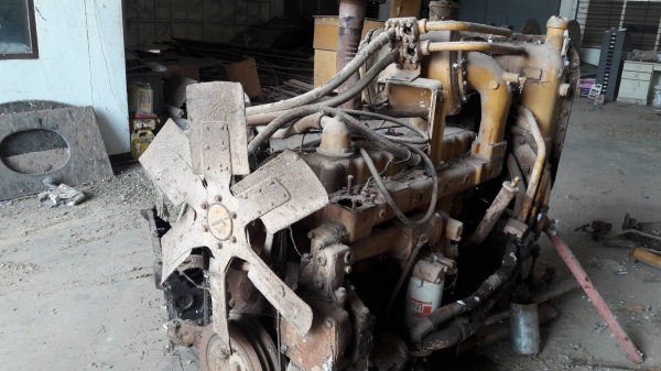 ขายตามสภาพ หรือไว้เป็นอะไหล่ แทรคเตอร์ CAT D5D เครื่อง 44V เกียร์ตัด ใบมีดสไลด์ ช่างรื้อไว้แล้วไม่มาซ่อมต่อ อุปกรณ์ครบ